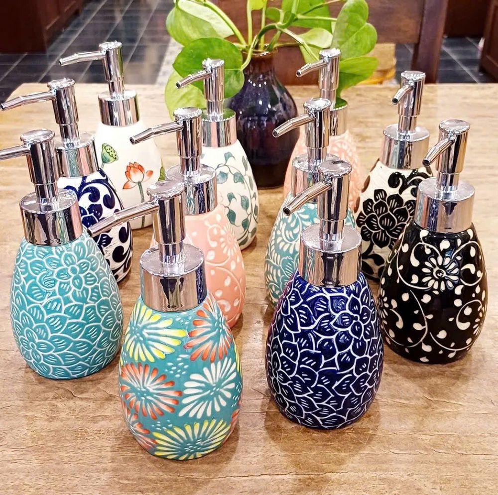 ベトナム北部 バチャン陶器 大人気 ソ~プボトル 続々 @ ハノイ商店