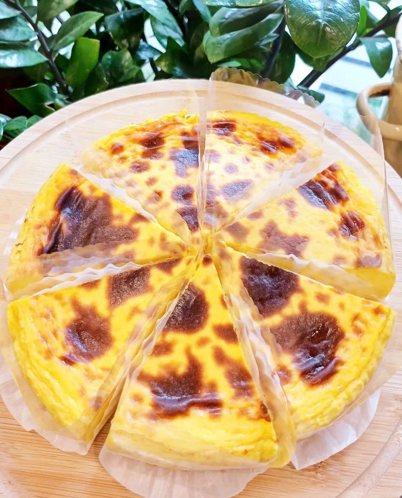 ハノイ商店オリジナルスイ~ツ大人気パンプキンチ~ズケ~キ