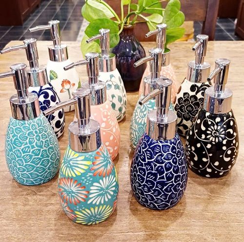ベトナム北部 バチャン陶器 大人気 ソ~プボトル 続々 @ ハノイ商店